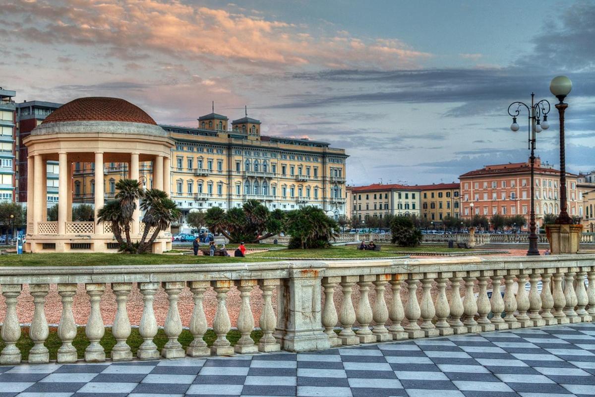 Nice Place Livorno Bagian luar foto
